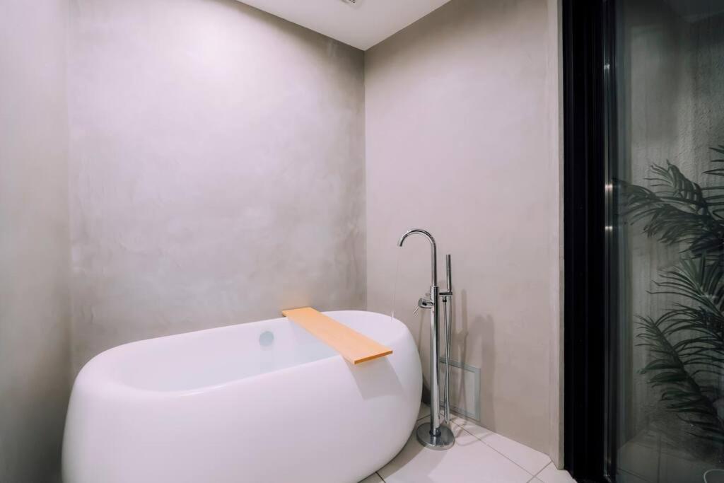 Holiday home One Shibuya Hill: Urban Oasis