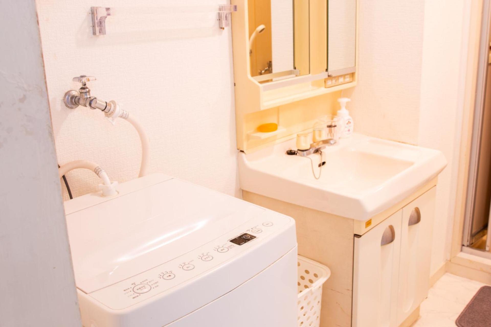 1 Minute To Yamanote Line, Ultimate Convenience. Apartment Tokyo
