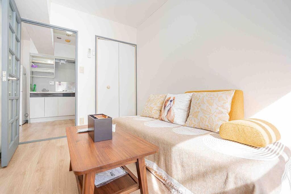 Apartment A Boutique One-bedroom In Takadanobaba, Shinjuku Ward, Tokyo. A 6-minute Walk To The Yamanote Line *