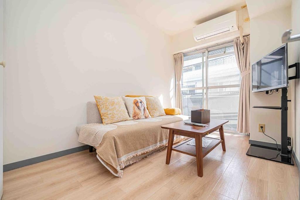 Apartment A Boutique One-bedroom In Takadanobaba, Shinjuku Ward, Tokyo. A 6-minute Walk To The Yamanote Line