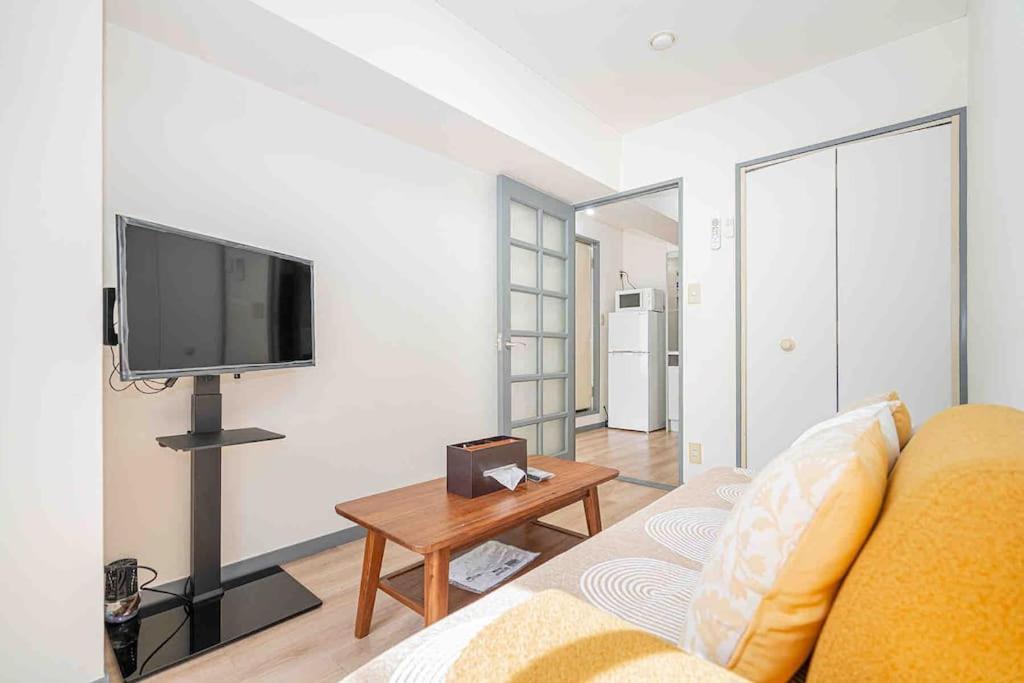 Apartment A Boutique One-bedroom In Takadanobaba, Shinjuku Ward, Tokyo. A 6-minute Walk To The Yamanote Line