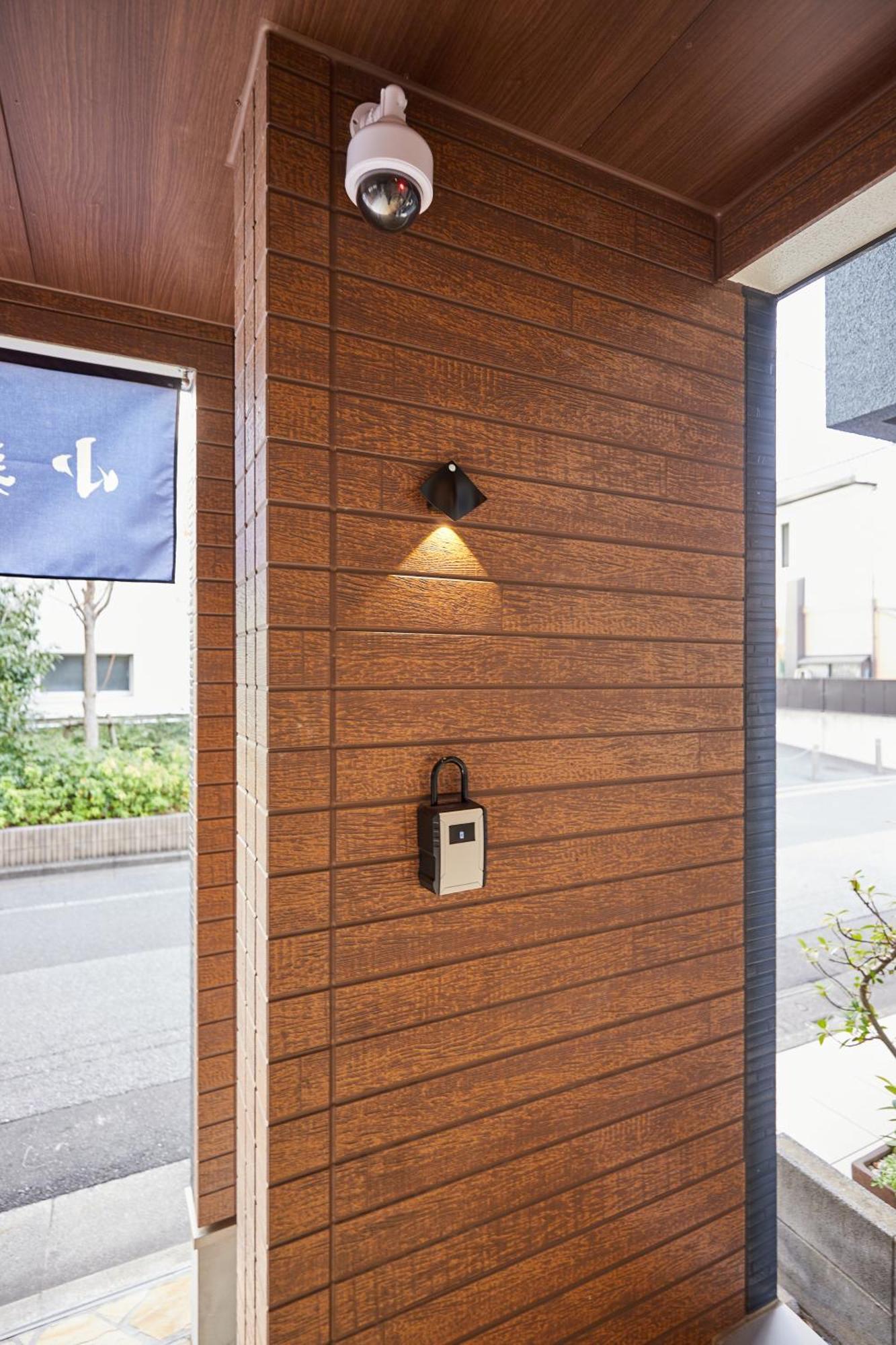 Charming New Launch: Direct Access To Narita & Haneda Airports, Shinjuku, And Disneyland; Close To Asakusa & Akihabara! Tokyo