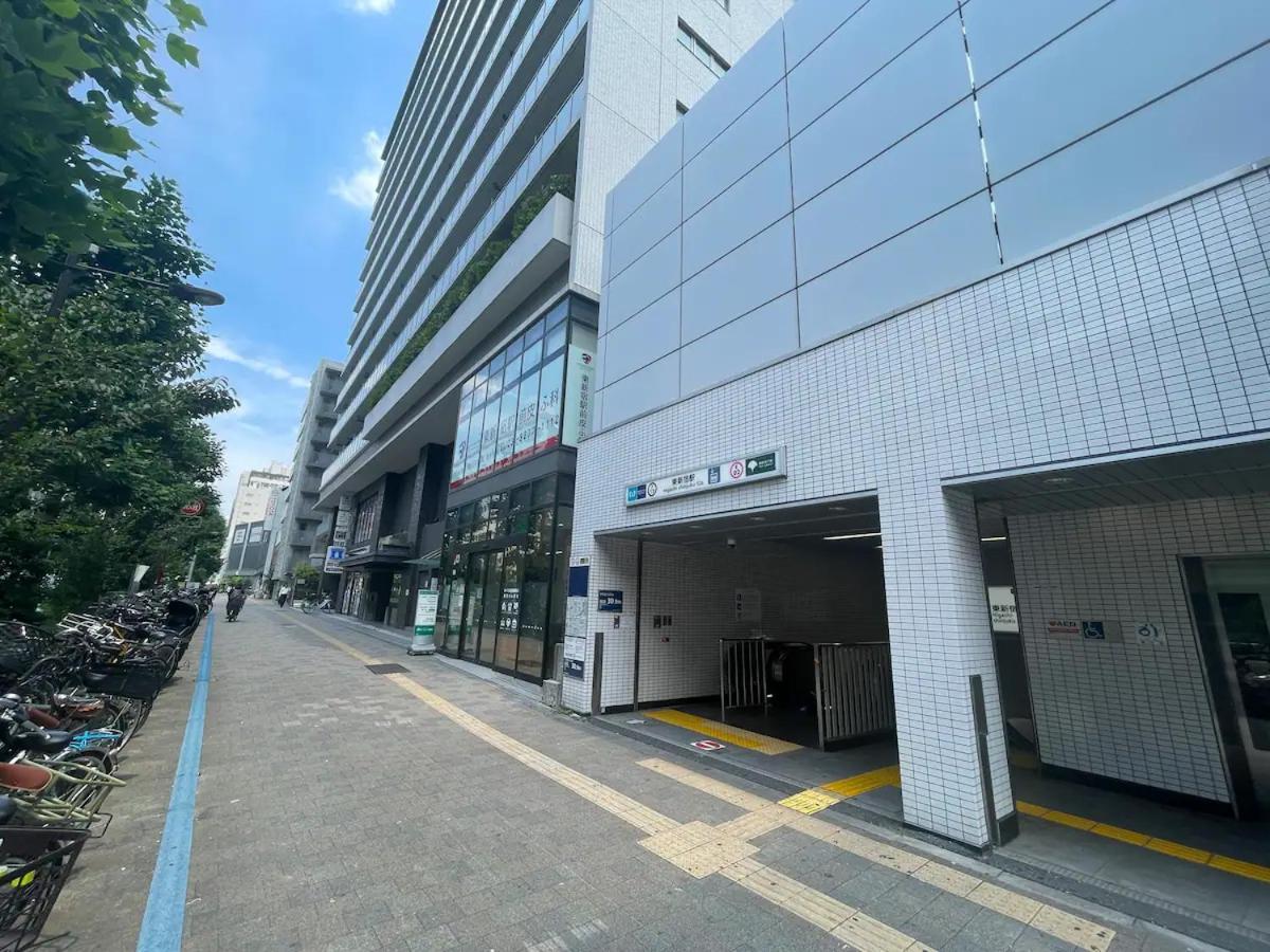 East Shinjuku Triplex: 3-bedroom With Shared Shower Apartment Tokyo