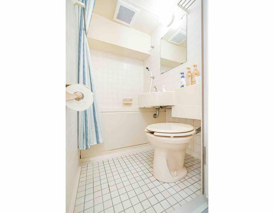 A Boutique One-bedroom In Takadanobaba, Shinjuku Ward, Tokyo. A 6-minute Walk To The Yamanote Line Tokyo