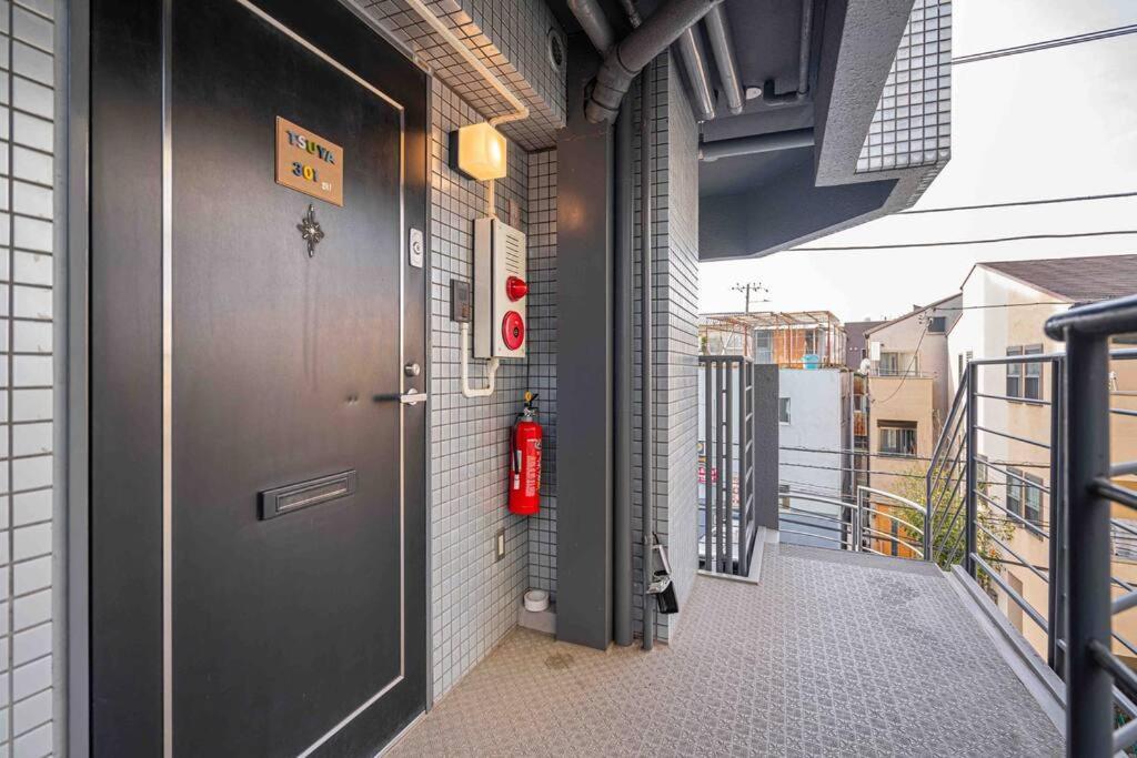 A Boutique One-bedroom In Takadanobaba, Shinjuku Ward, Tokyo. A 6-minute Walk To The Yamanote Line Apartment