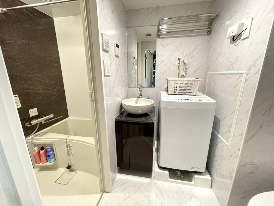 Apartment 【newly Built】3mins To Sta./1km To Shinjuku/max6/103 Tokyo