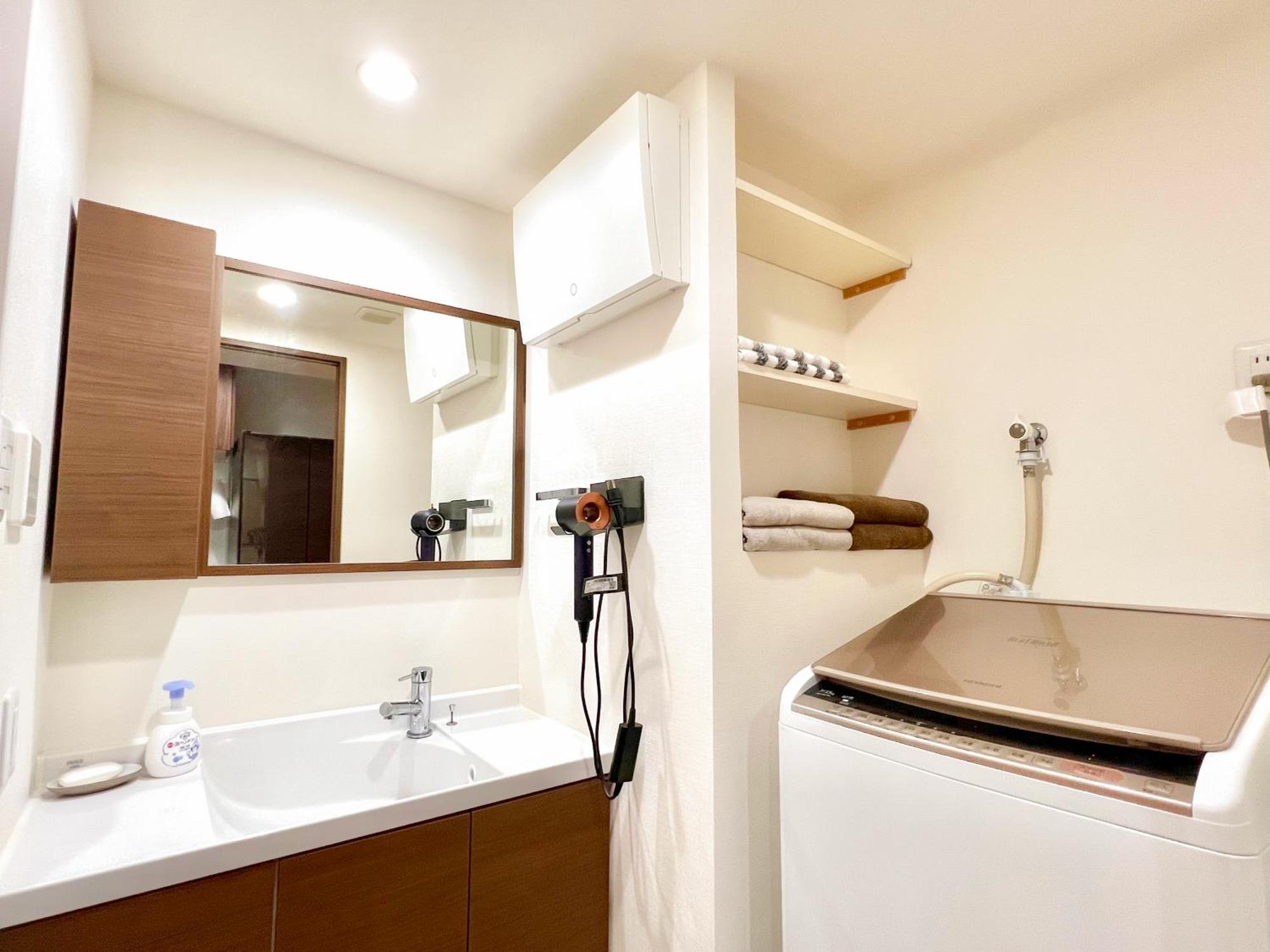 East Ikebukuro 2 Double Beds / Sunshine *