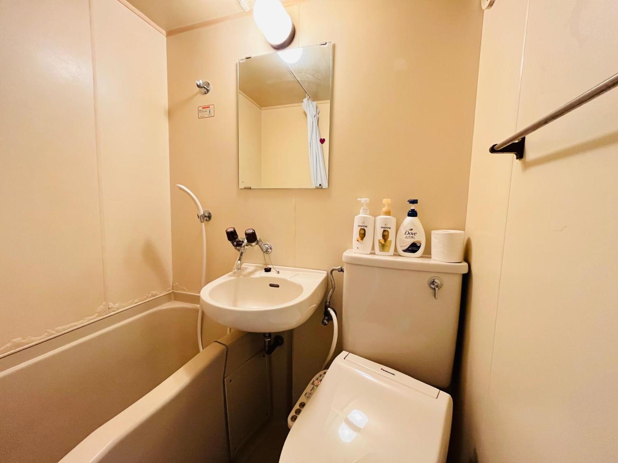 Apartment Shinjuku Area 6 Mins To Station Good Location Max For 3 People Wi-fi Free Unlimited *