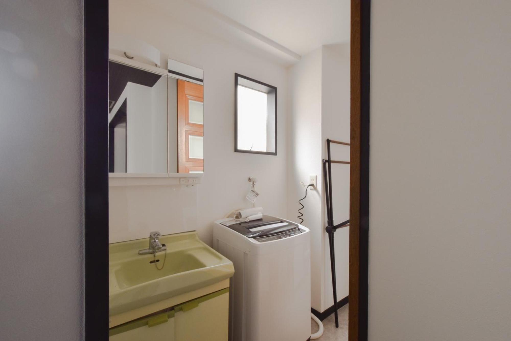 岡田ビル4階 Apartment
