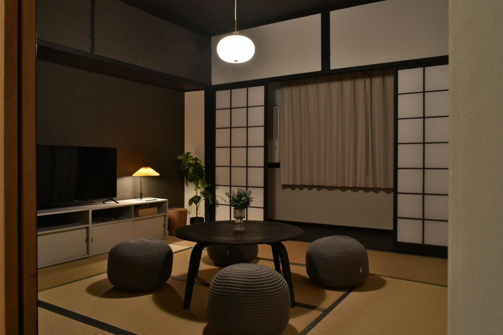 Apartment 岡田ビル4階 *