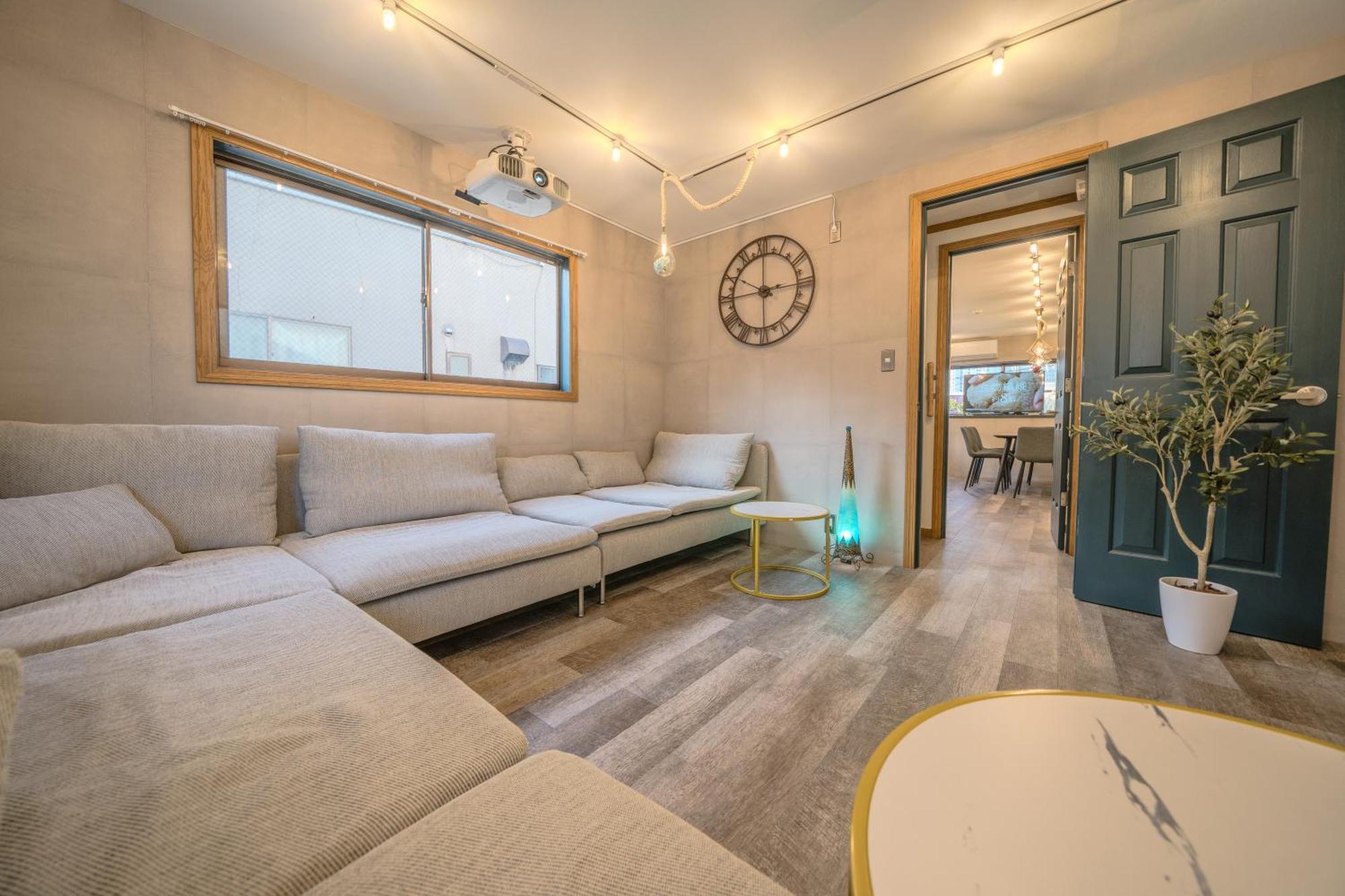 Shinjuku / 5 Min Walk From Station ※ Projector Holiday home *