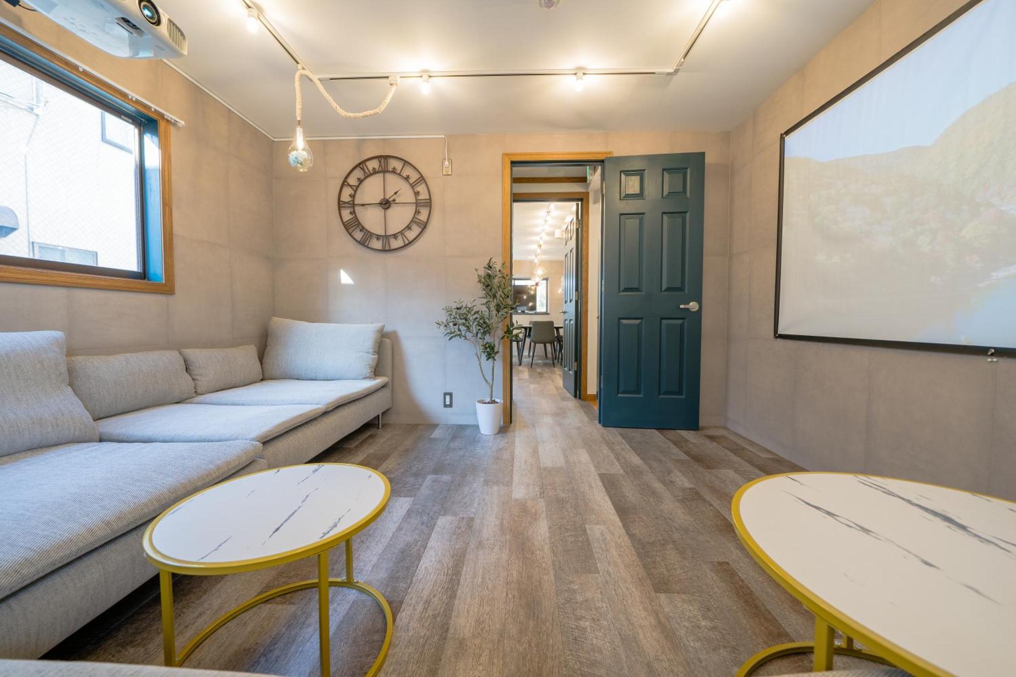Shinjuku / 5 Min Walk From Station ※ Projector Holiday home Tokyo