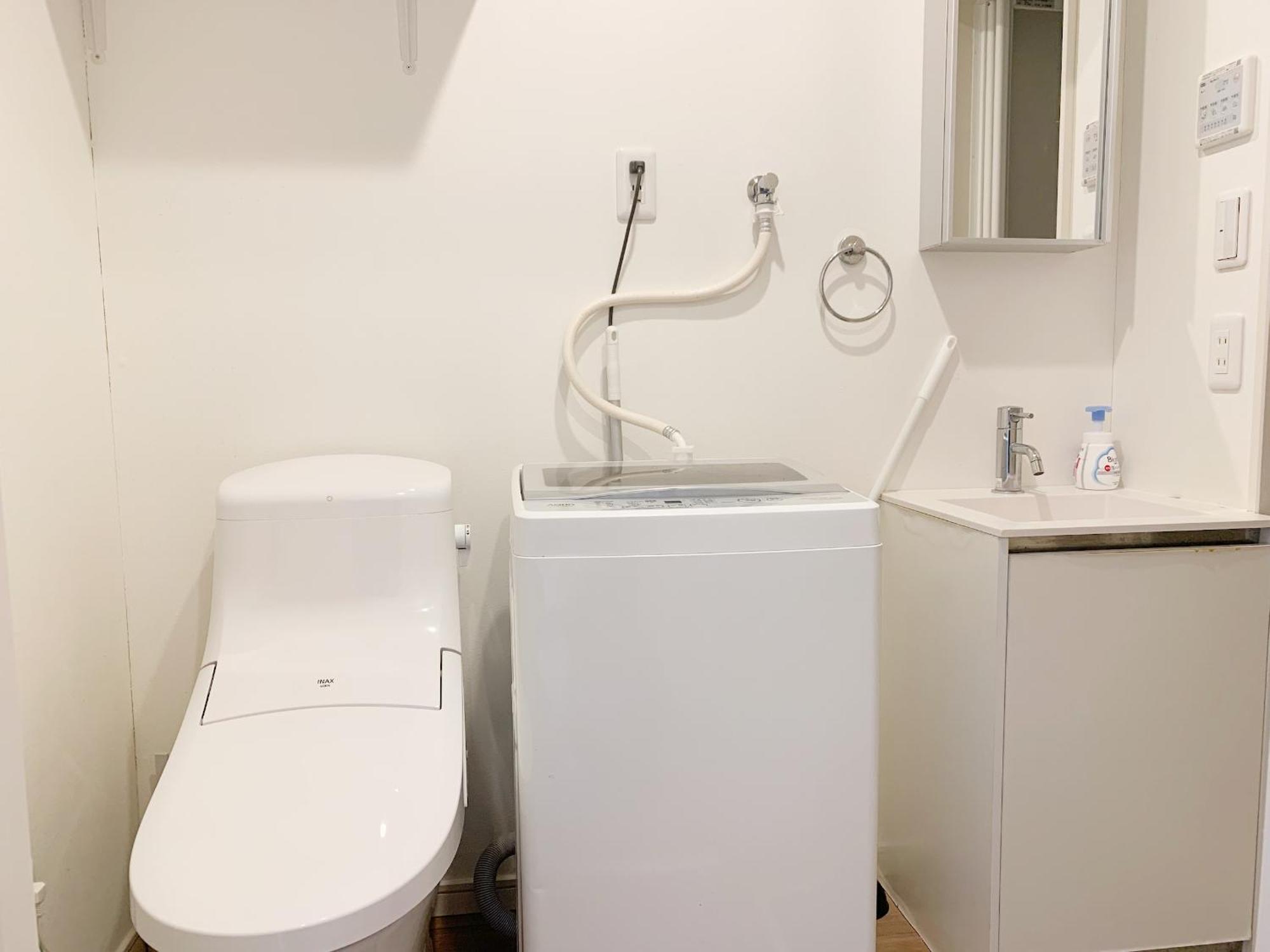 Apartment Shinjuku新宿近新建公&干湿分离&智能马桶&浴室烘干机能&高速无限制网路&最近地铁步行8分钟be102 Tokyo