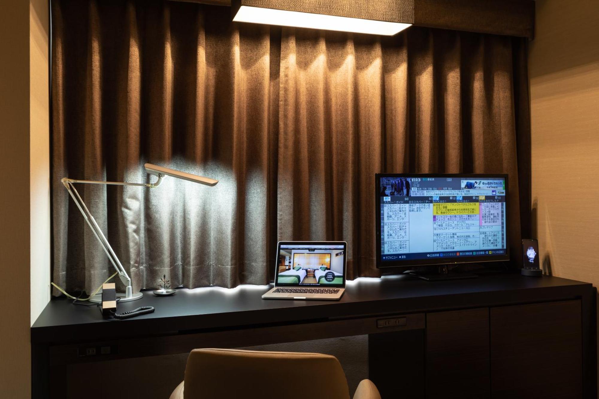 Wing International Premium Yotsuya Hotel 3*