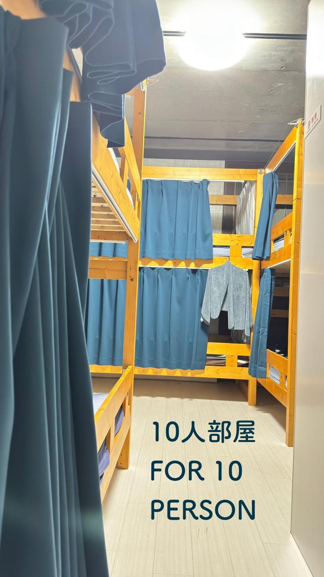 Adonis - Share For Male Only At Center Hostel