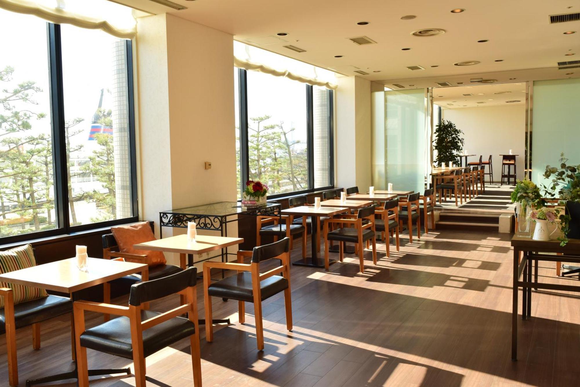 Bayside Azur Takeshiba Hotel 4*