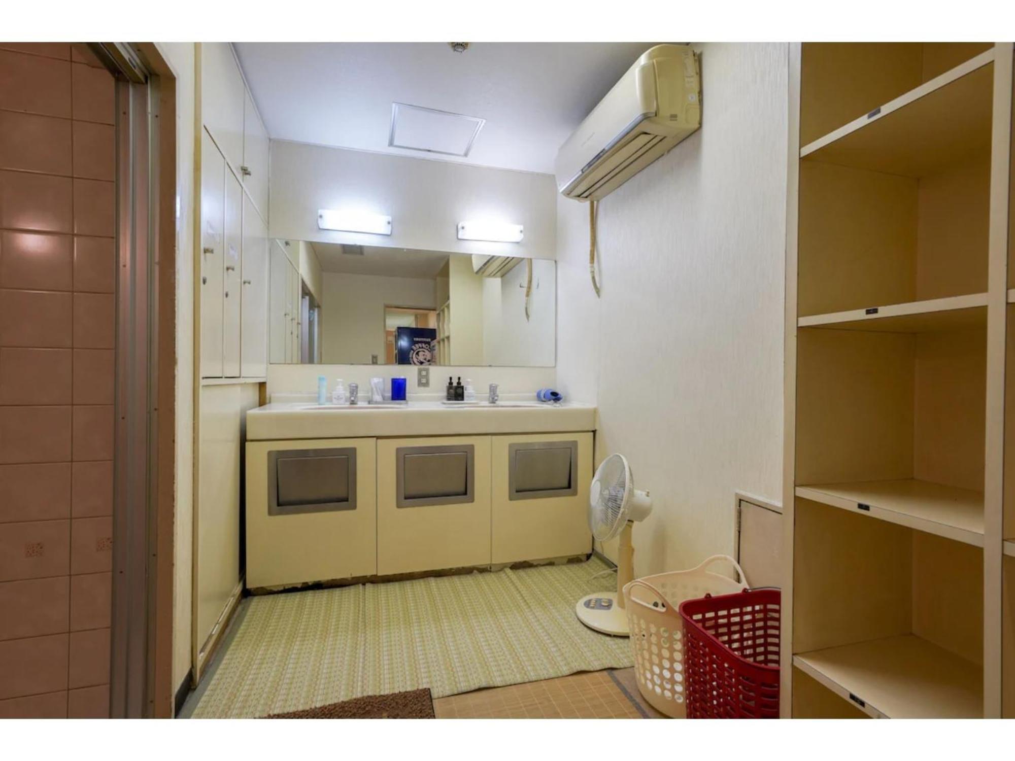 Hotel Male Only Capsule Hamamatsucho - Vacation 68799v