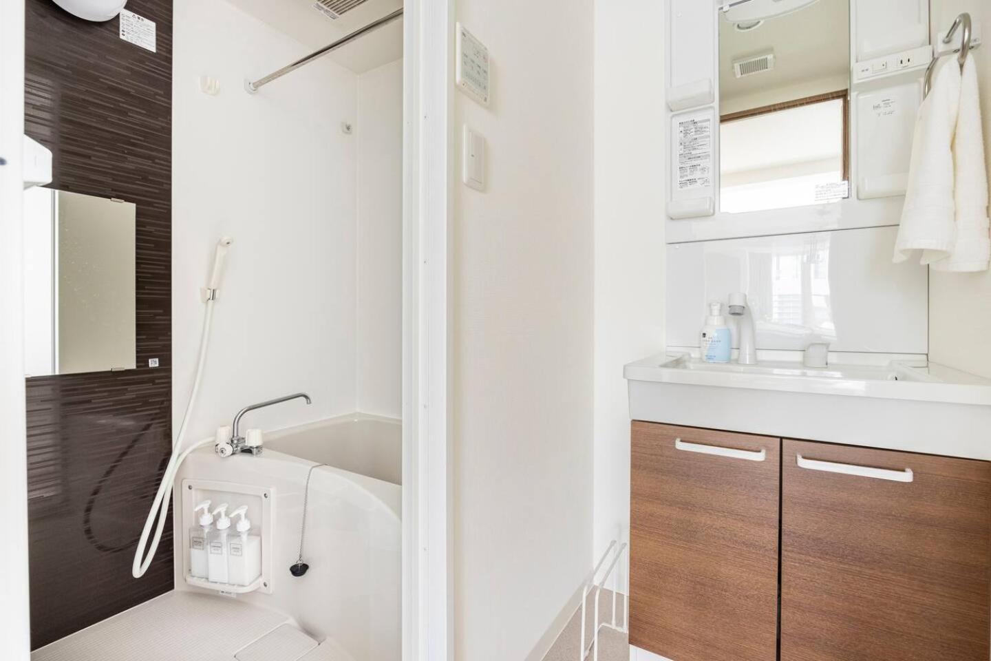 上野駅徒歩５分シングルベッド４台+ソファベッド２台 1ldk Apartment Tokyo