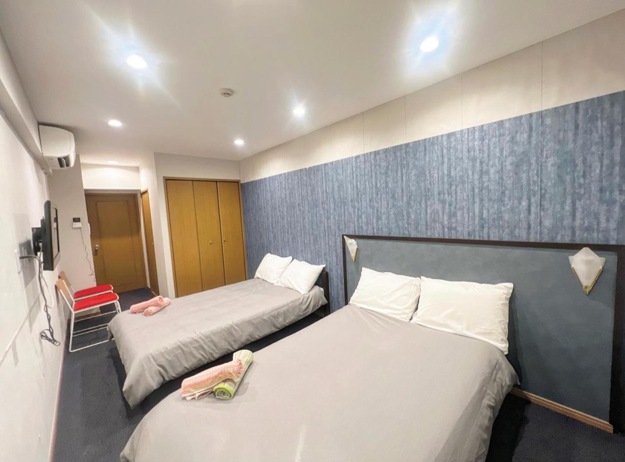 Shinjuku Apartment *