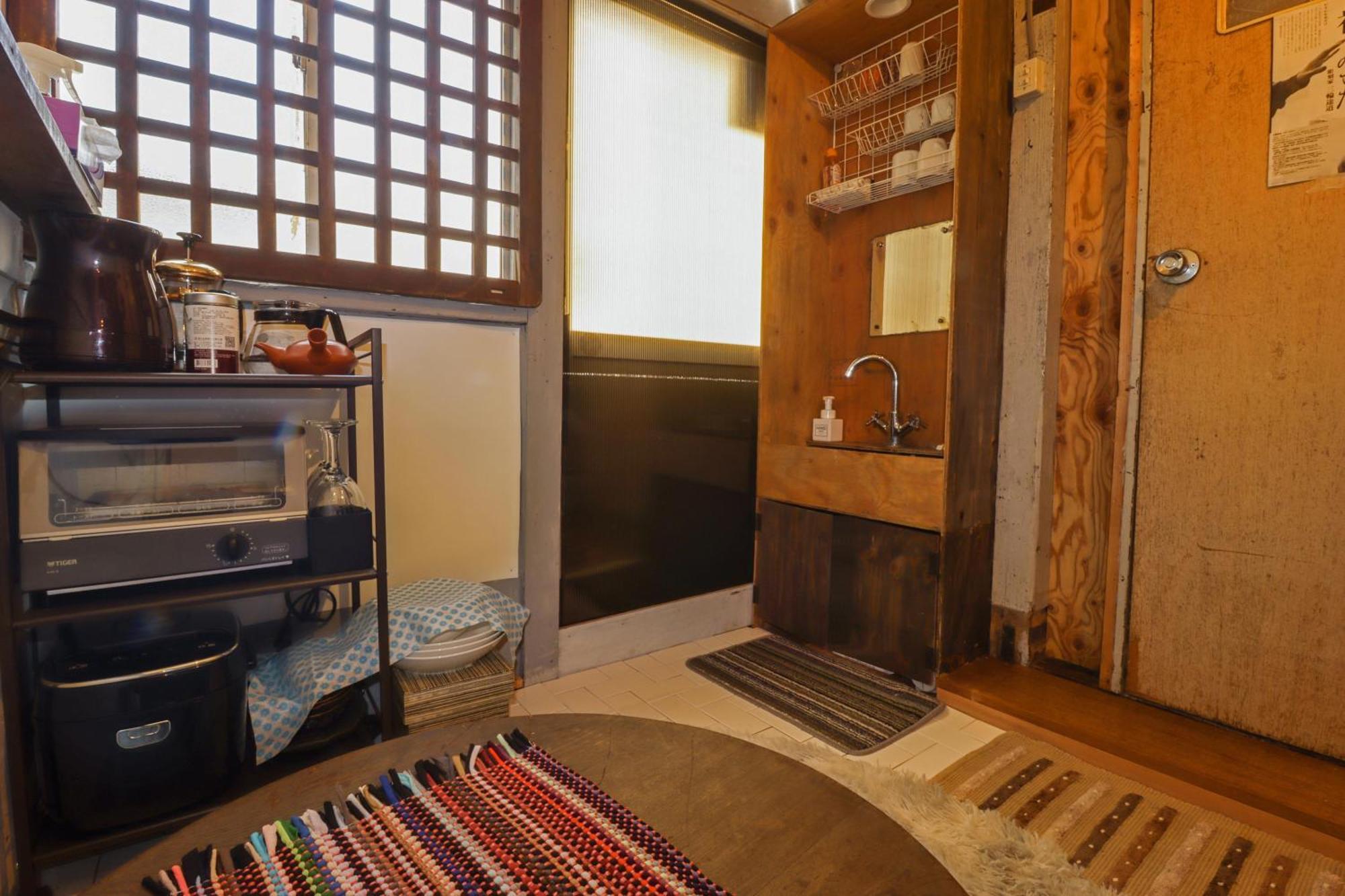 Guest house Kab Library And Residency 想像力の羽をもつ古民家長屋