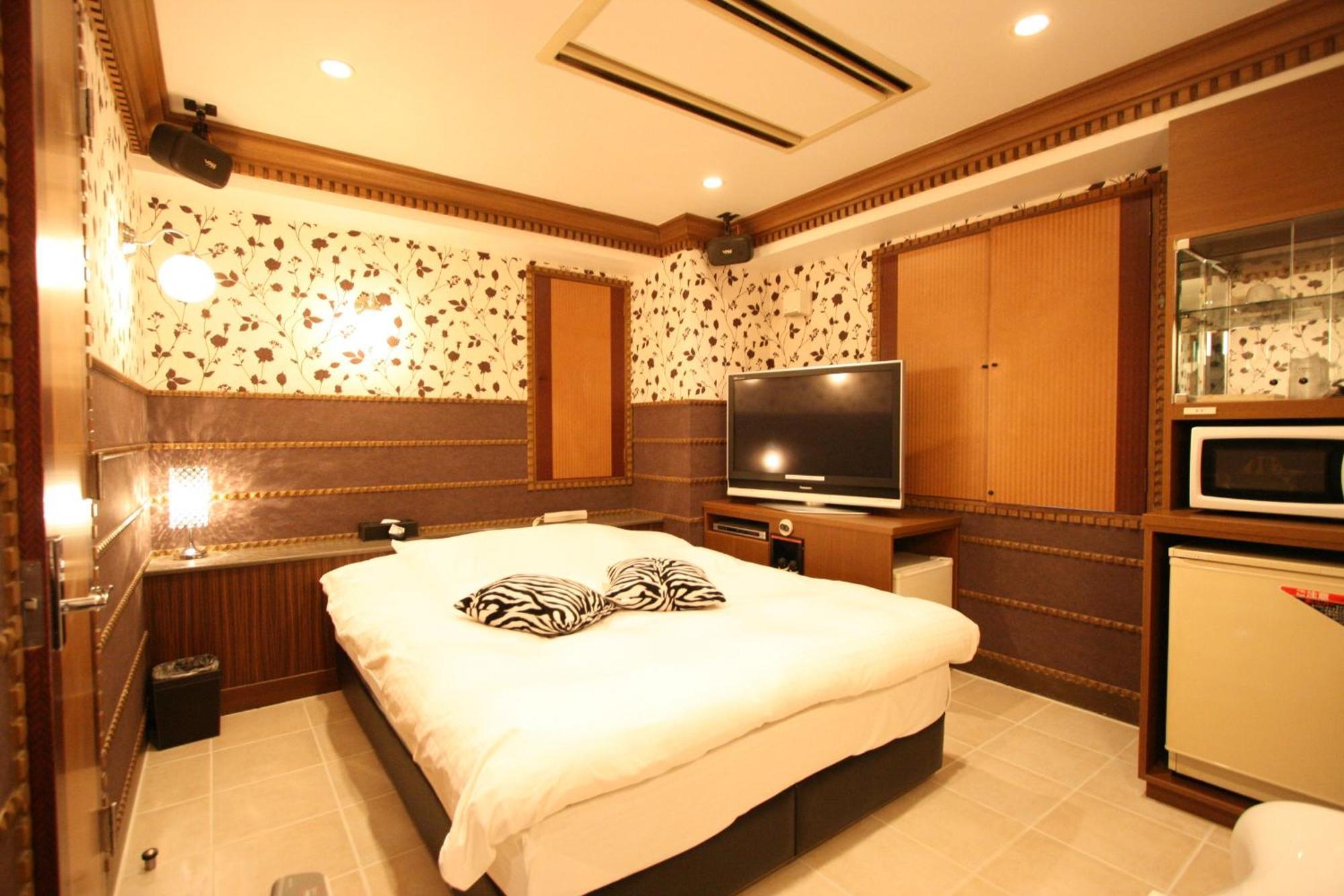 Q Hotel