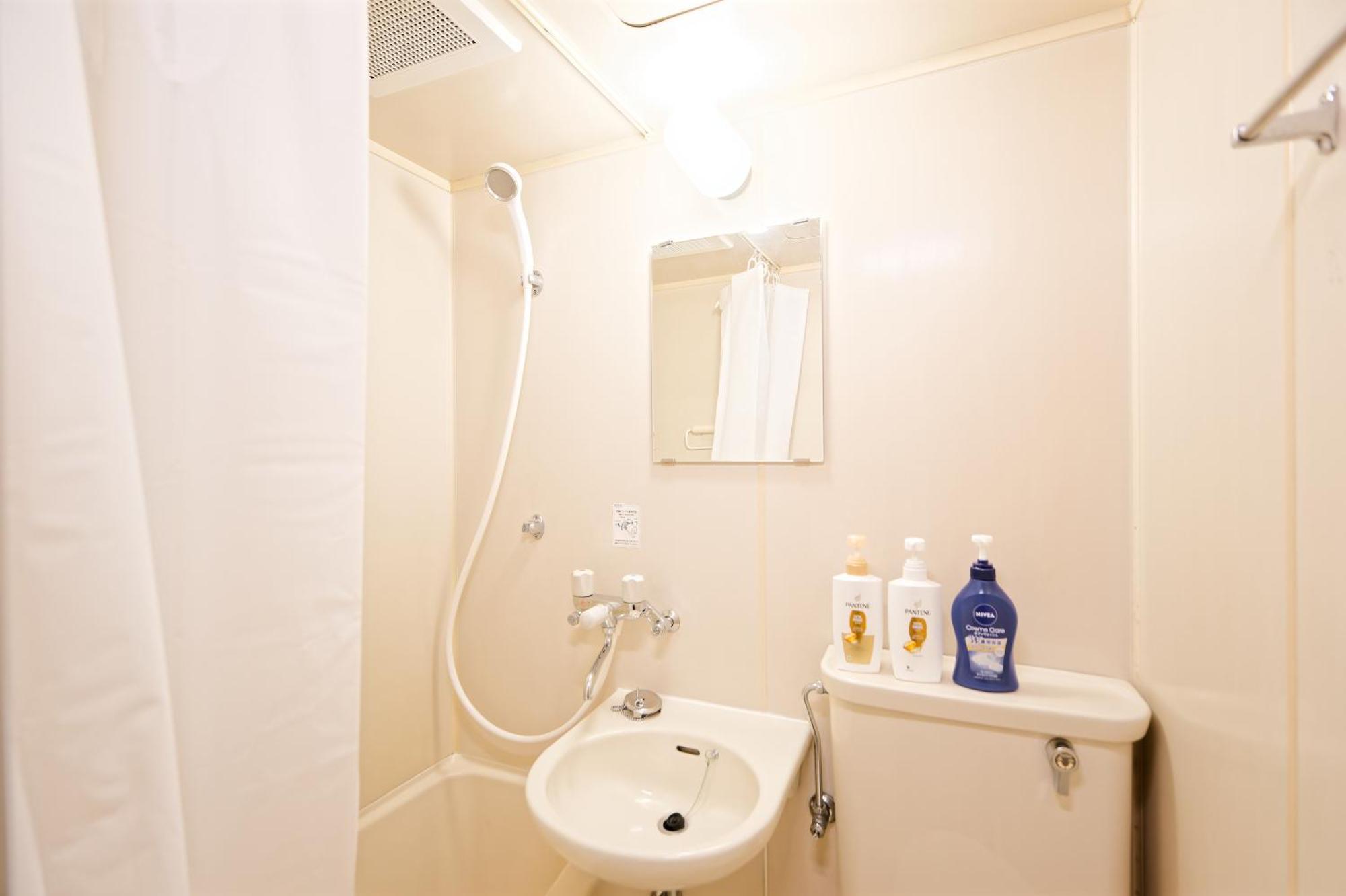 Apartment Shinjuku Higashinakano Shiro