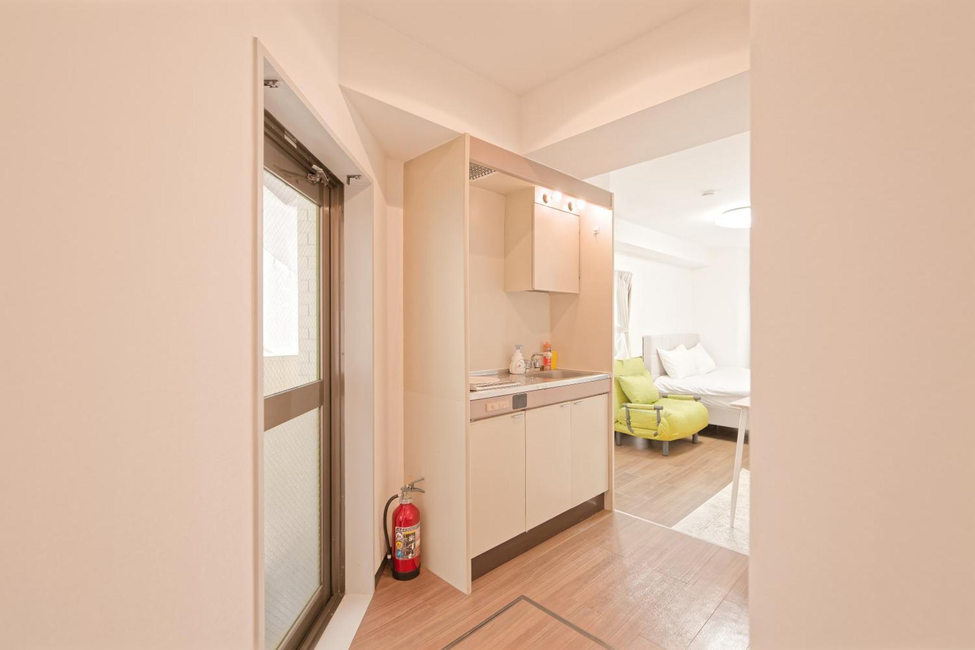 Apartment Shinjuku Higashinakano Shiro
