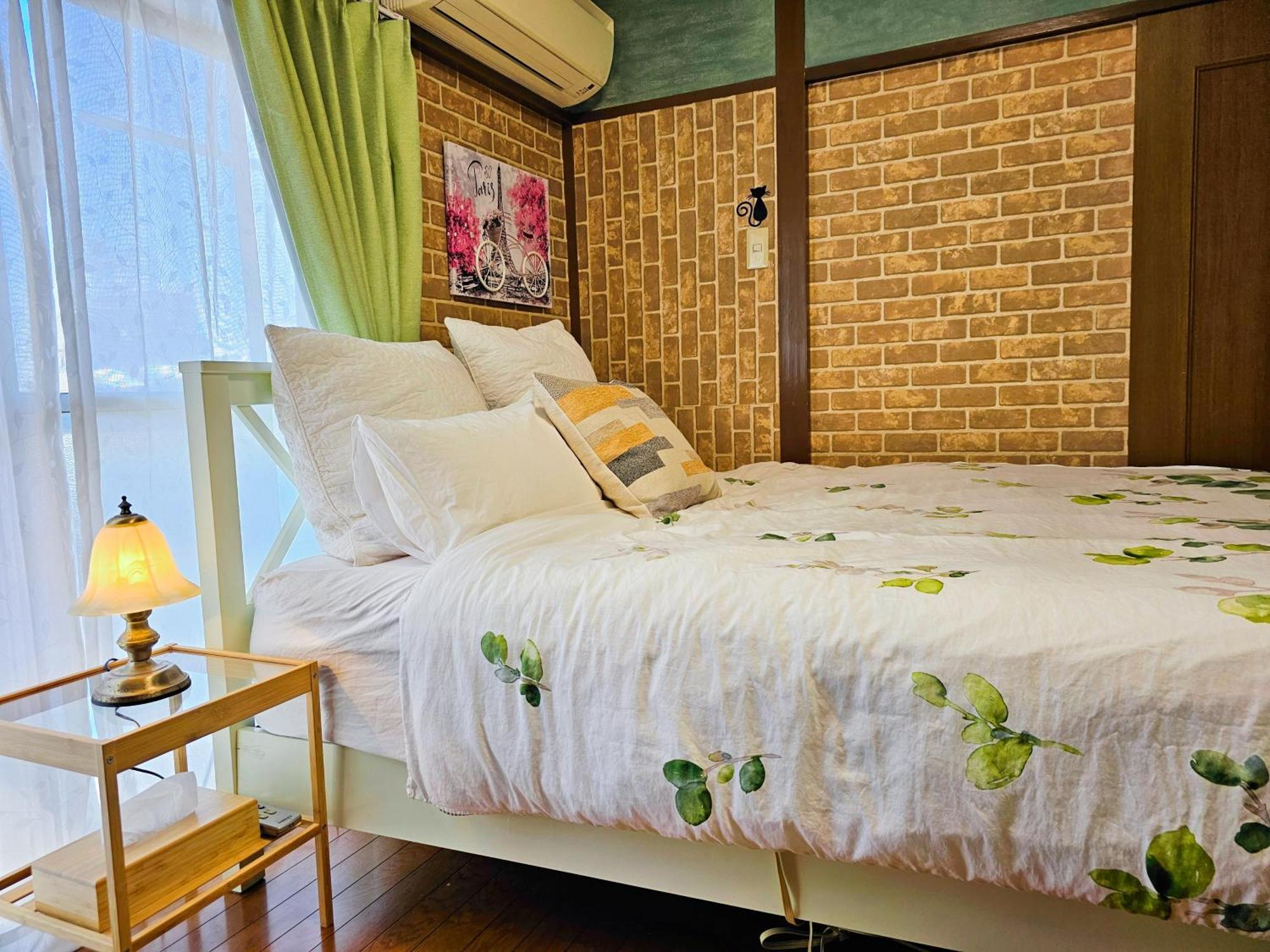 Apartment 703. Disneyland, Direct Bus To The Airport/1minute's Walk From The Station. Tokyo