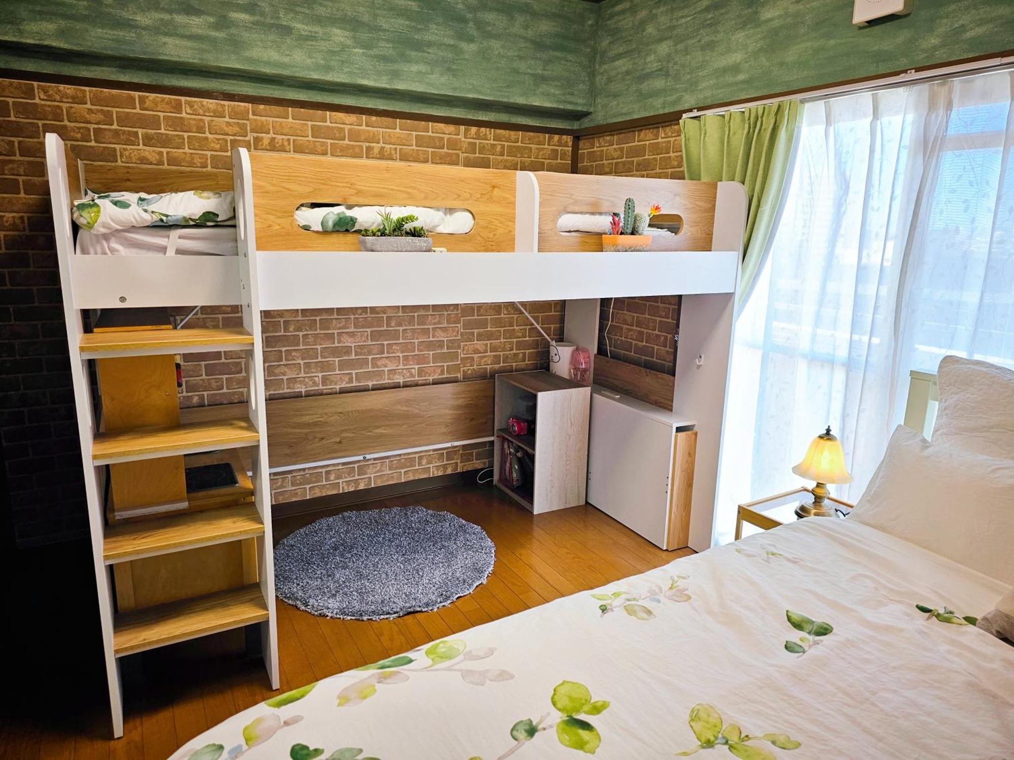 Apartment 703. Disneyland, Direct Bus To The Airport/1minute's Walk From The Station. Tokyo
