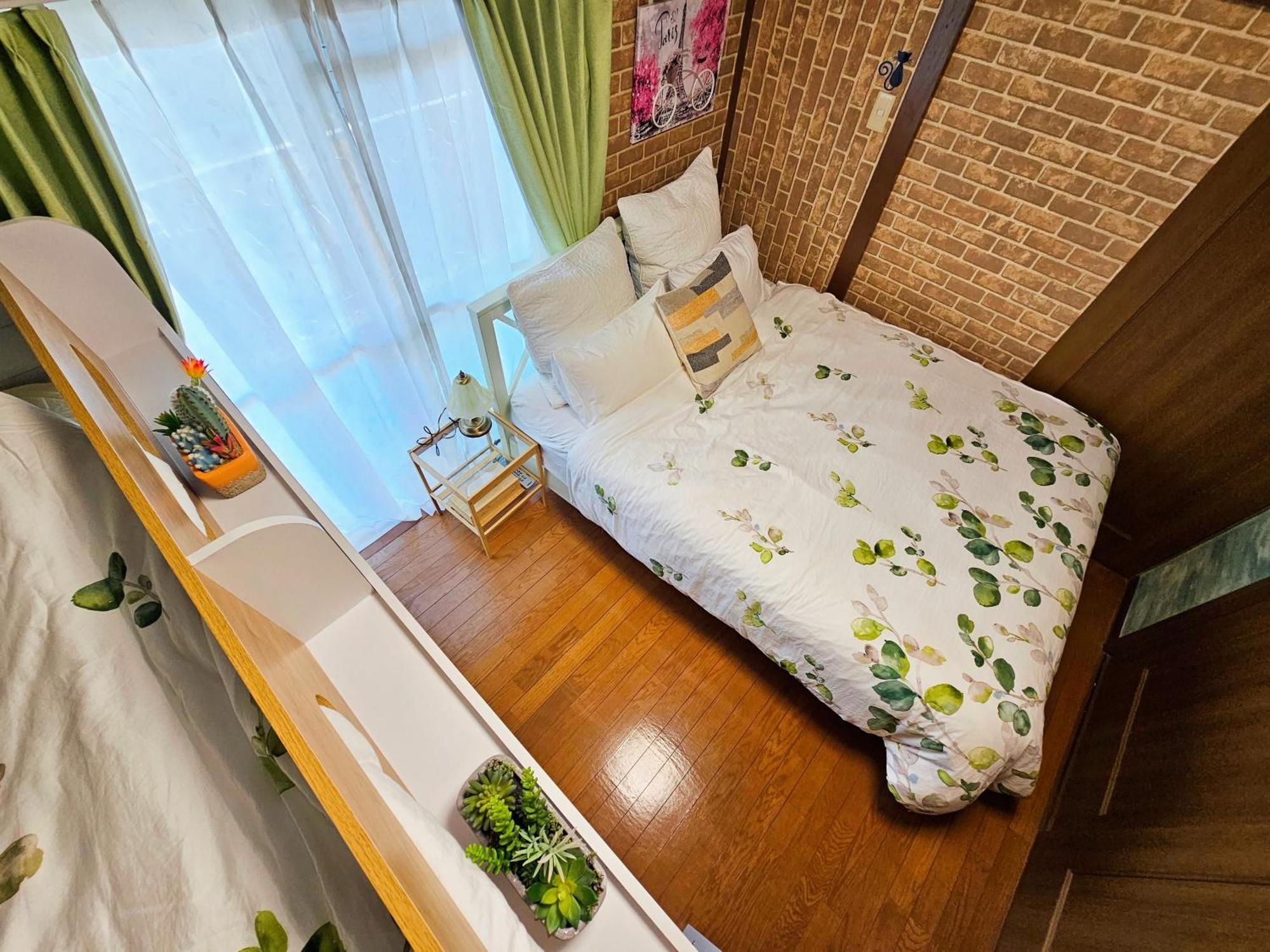 Apartment 703. Disneyland, Direct Bus To The Airport/1minute's Walk From The Station.
