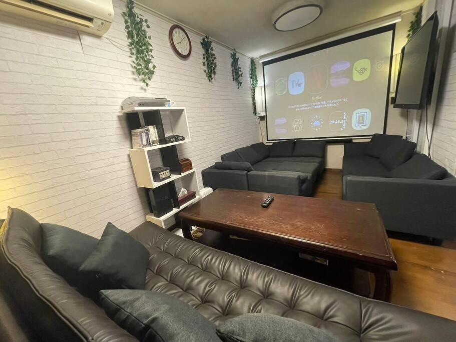 【2024/2月open! 一軒家貸切】東京ディズニーリゾートまで車5分、徒歩20分 Holiday home Tokyo