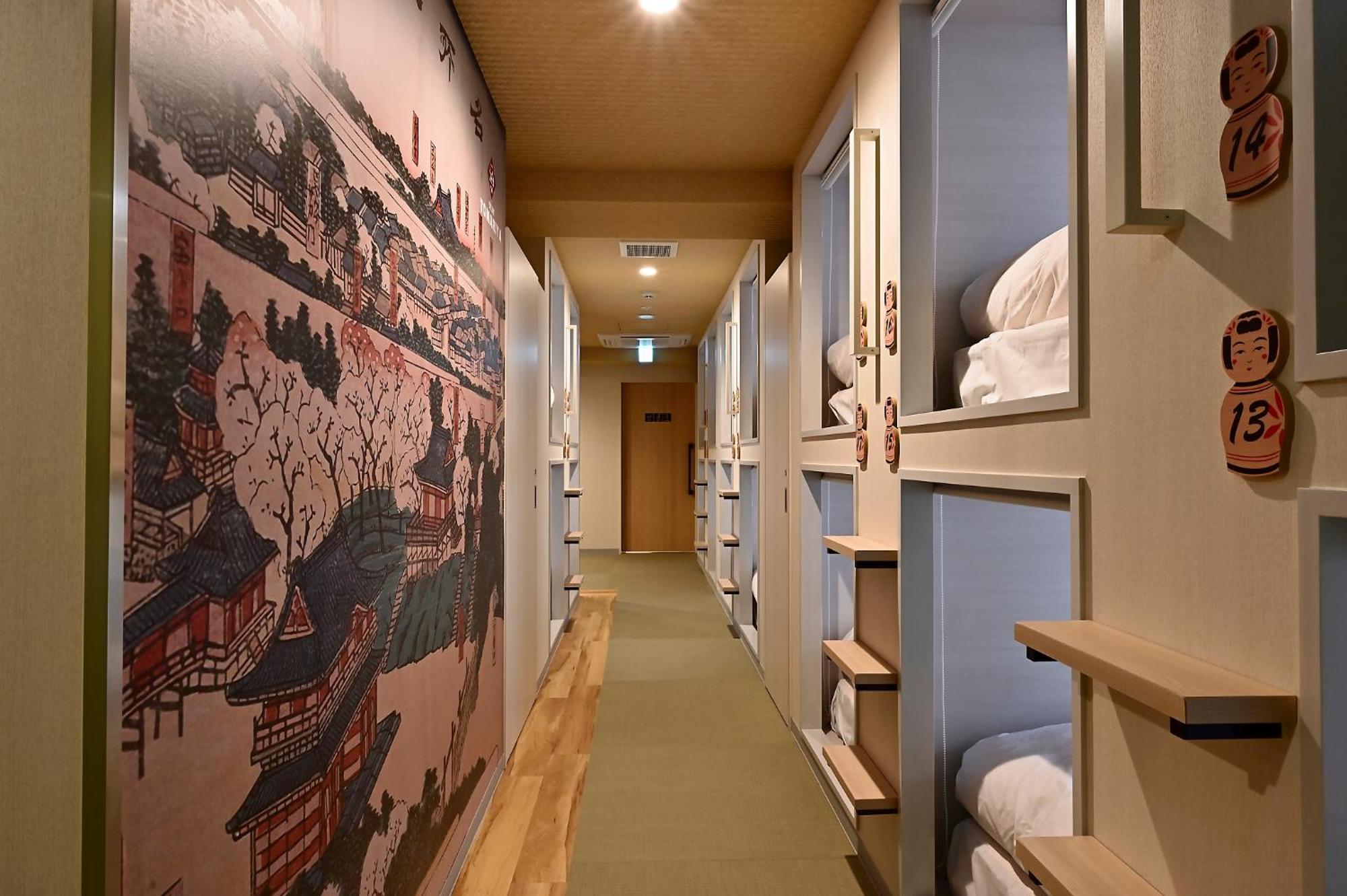 Capsule hotel Tomariya Ueno
