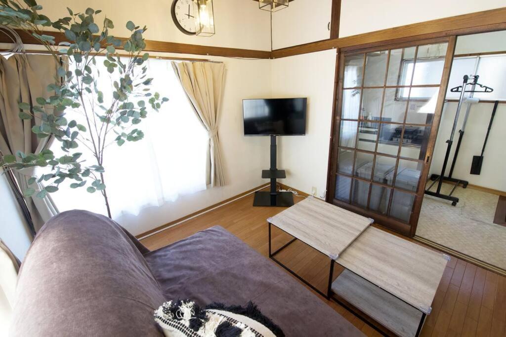 東立石2丁目貸家 Apartment