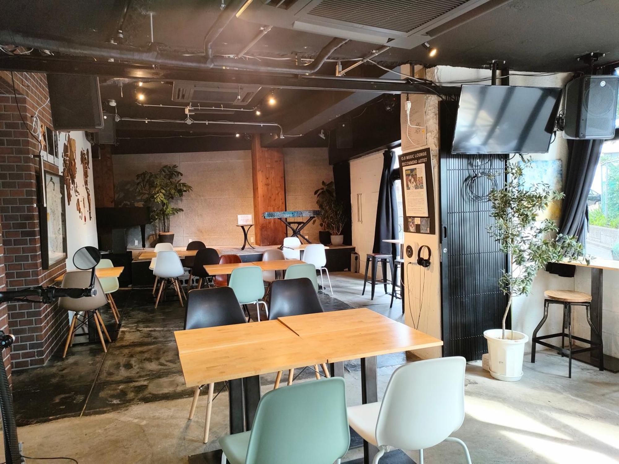 Ouji Music Lounge Hostel *