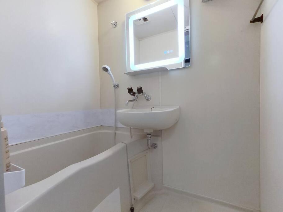 202 Shinjuku Center- 10mins From Shinjuku St A- 2mins Okubo- Max6p-2room-涉谷六本木银座直达 * Tokyo