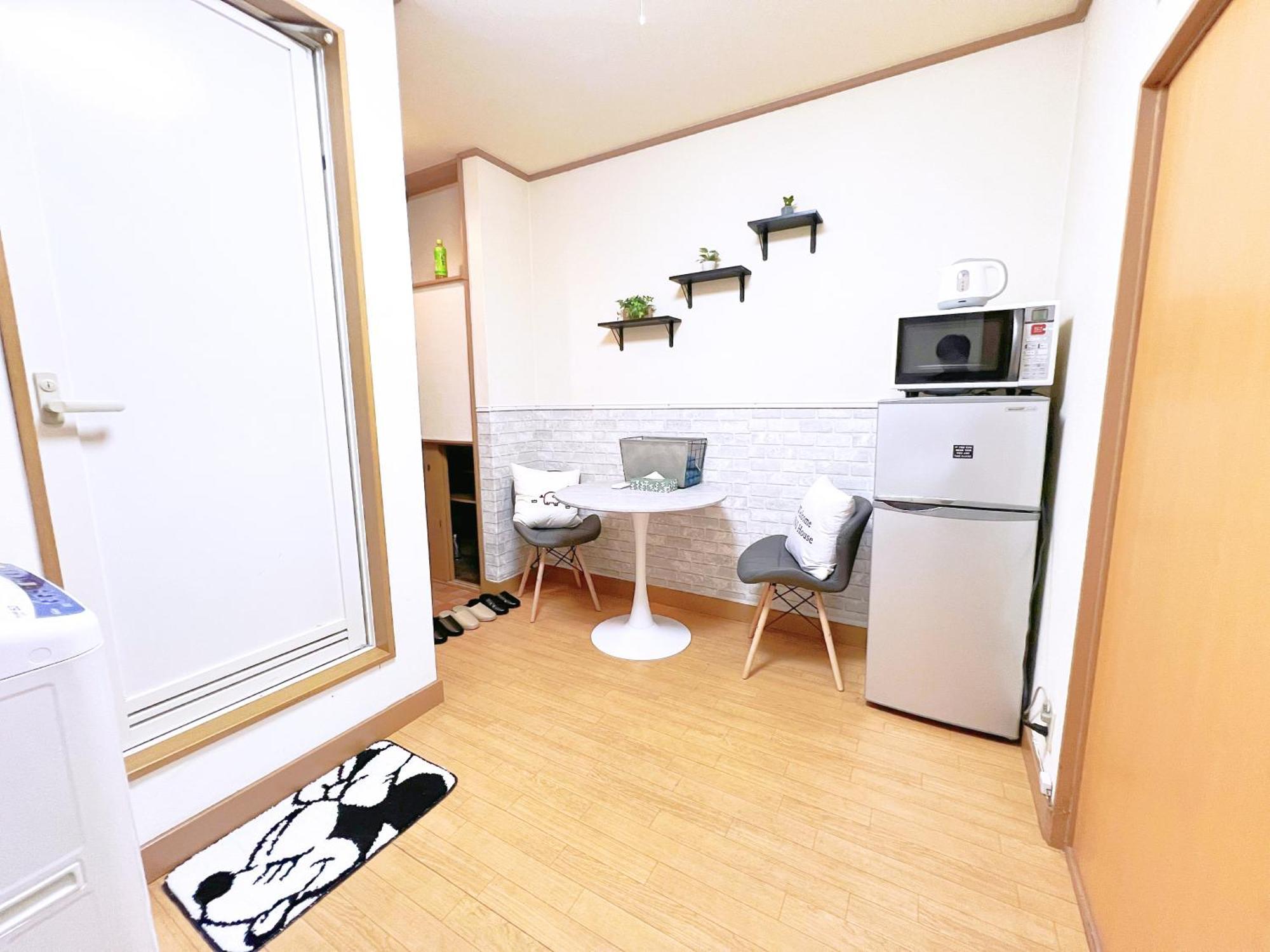 Homestay 西武新宿線駅近4人可 02 *
