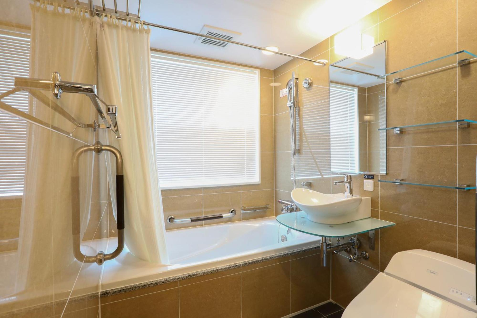 Apa Higashi Shinjuku Kabukicho Tower Hotel 3*