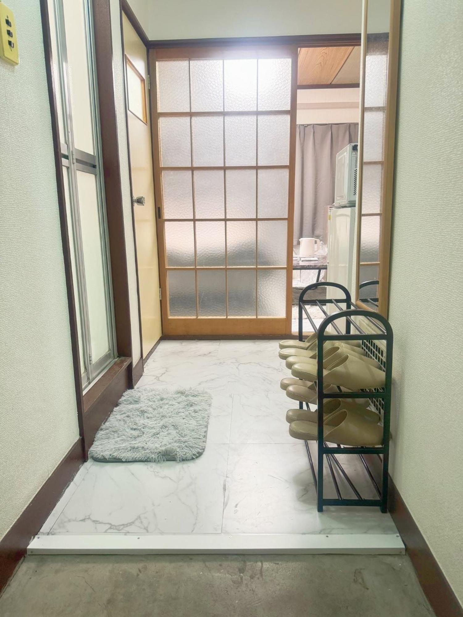 高田馬場駅4分最大4人02 *