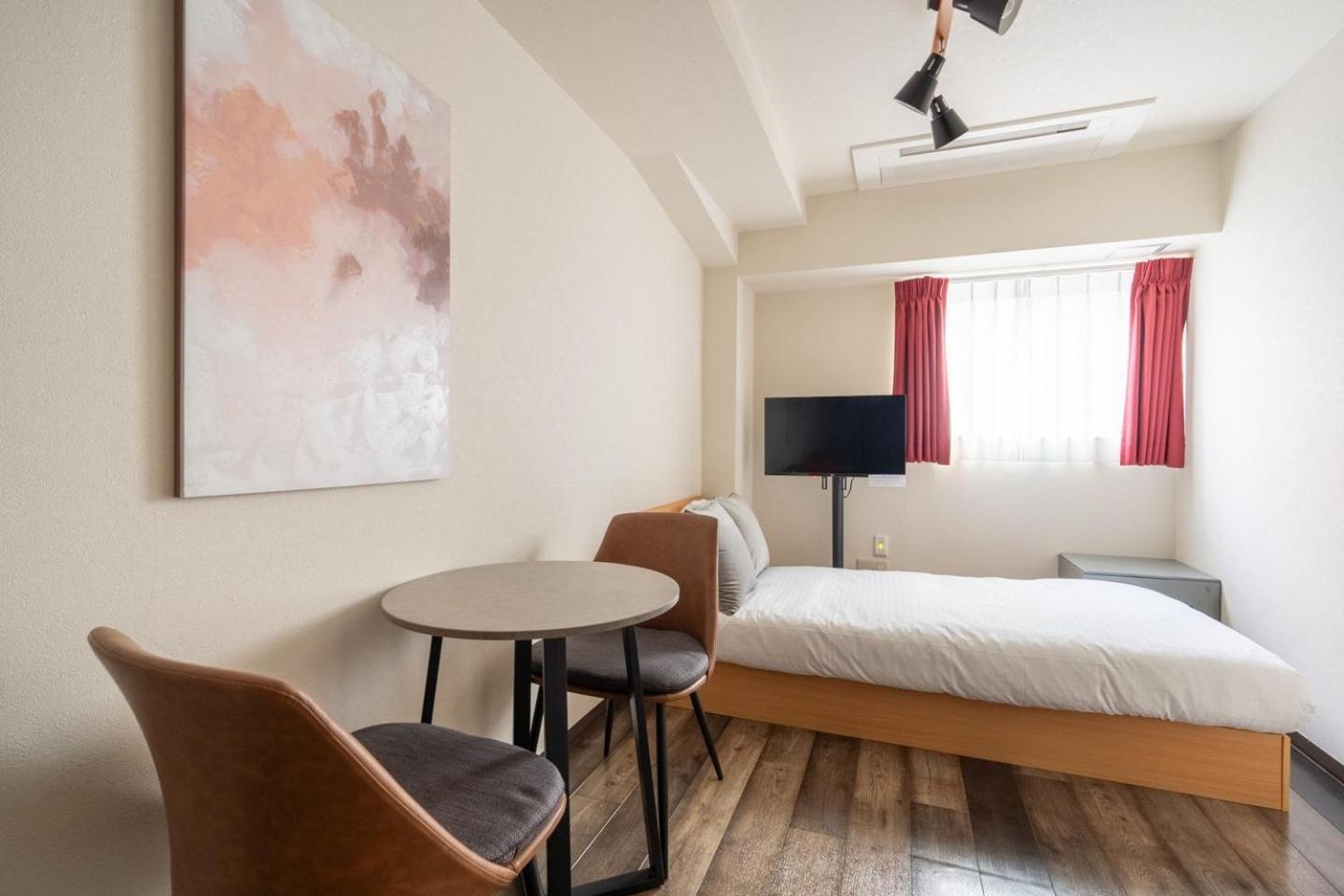 Shinjuku Okada Building Apartment *