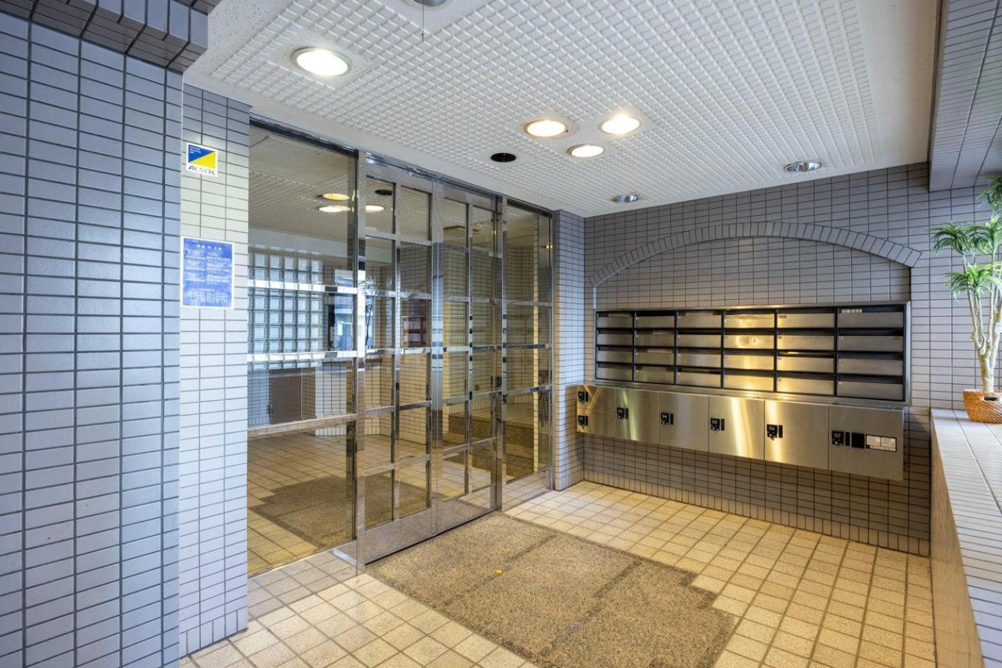 Lier Wakamatsucho * Tokyo