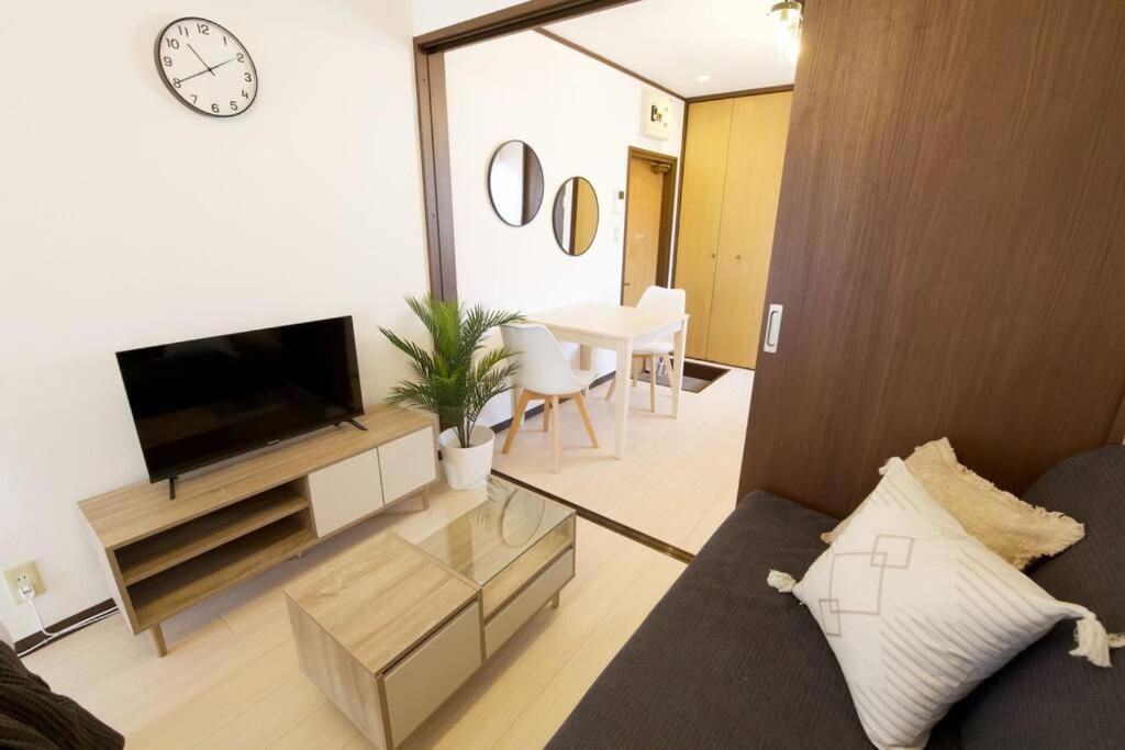 立石4丁目貸家 201 Apartment