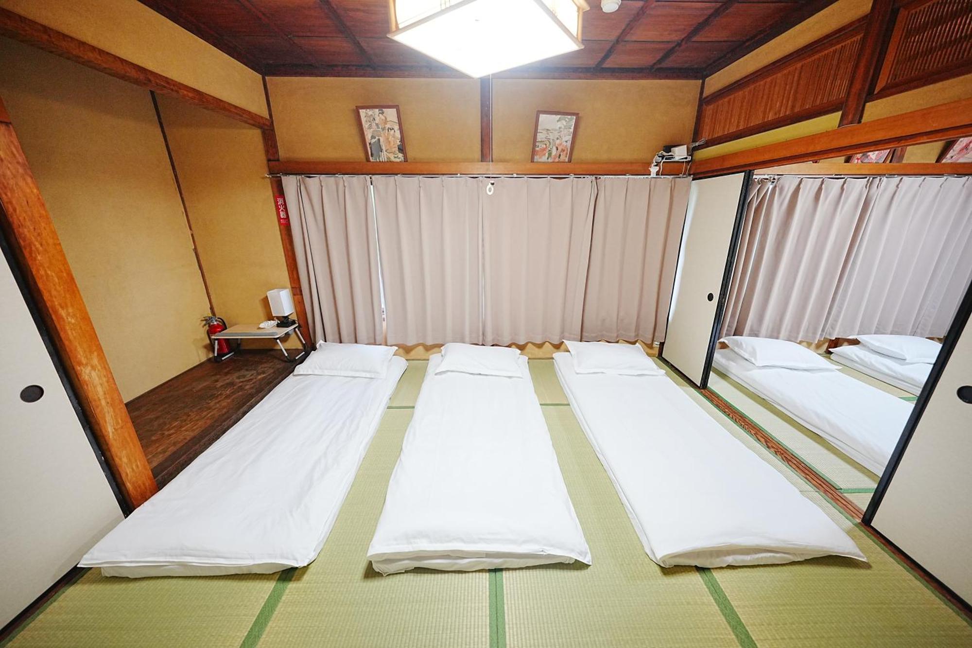 Villa Family Or Business Travel 20 Percent Off丨200 Sqm 丨 14 Min To Shinjuku 丨century-old Japanese Garden 丨3 Parking Spaces丨4 Bedrooms