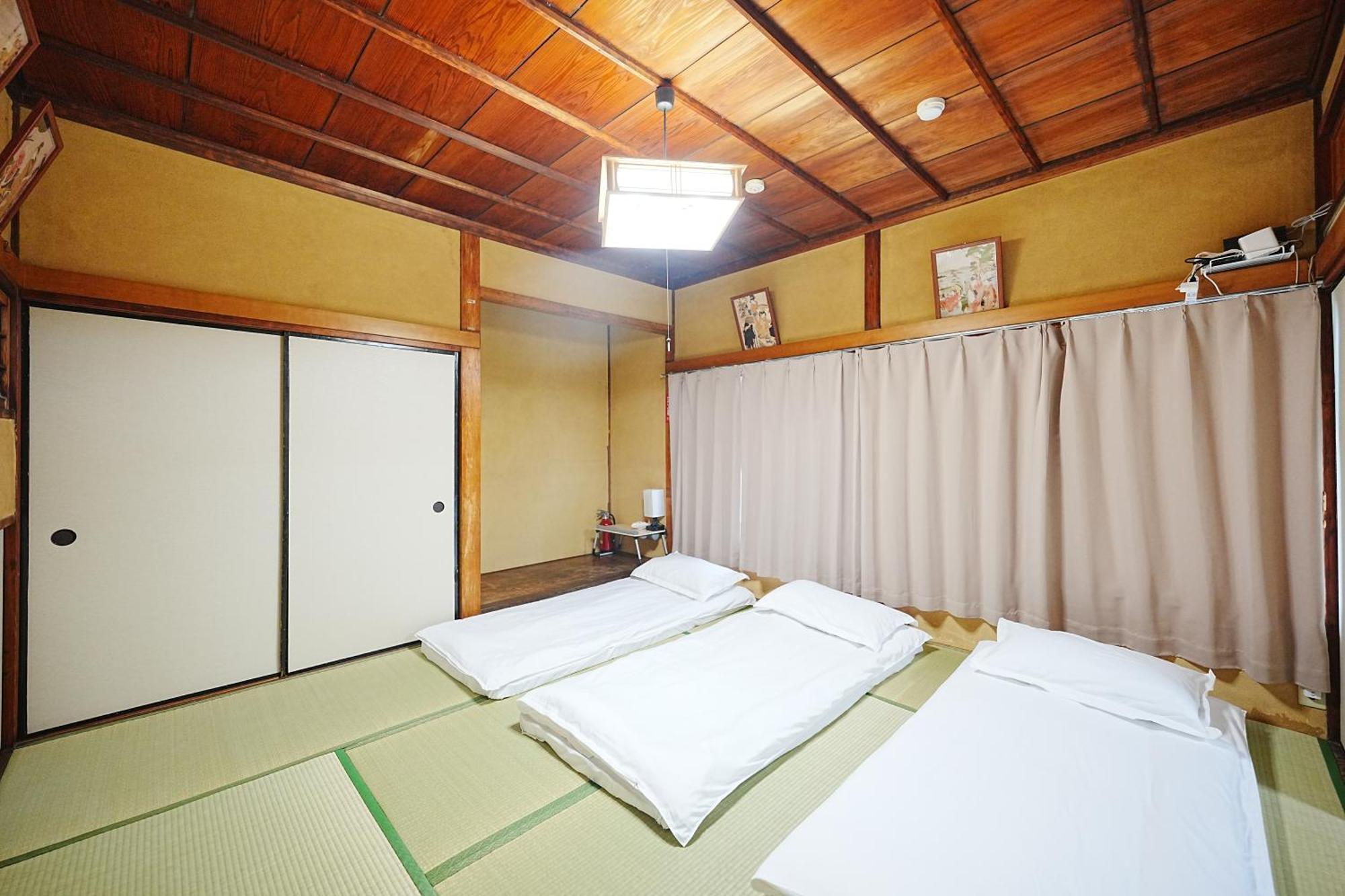 Family Or Business Travel 20 Percent Off丨200 Sqm 丨 14 Min To Shinjuku 丨century-old Japanese Garden 丨3 Parking Spaces丨4 Bedrooms Villa Tokyo