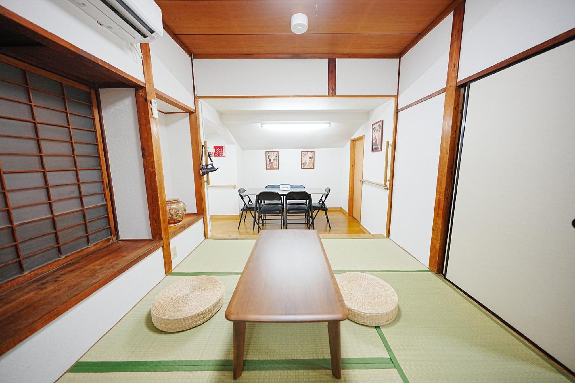 Family Or Business Travel 20 Percent Off丨200 Sqm 丨 14 Min To Shinjuku 丨century-old Japanese Garden 丨3 Parking Spaces丨4 Bedrooms