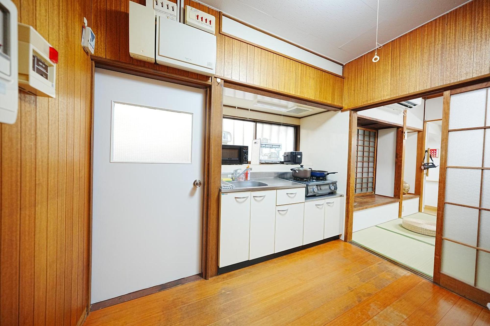 Villa Family Or Business Travel 20 Percent Off丨200 Sqm 丨 14 Min To Shinjuku 丨century-old Japanese Garden 丨3 Parking Spaces丨4 Bedrooms
