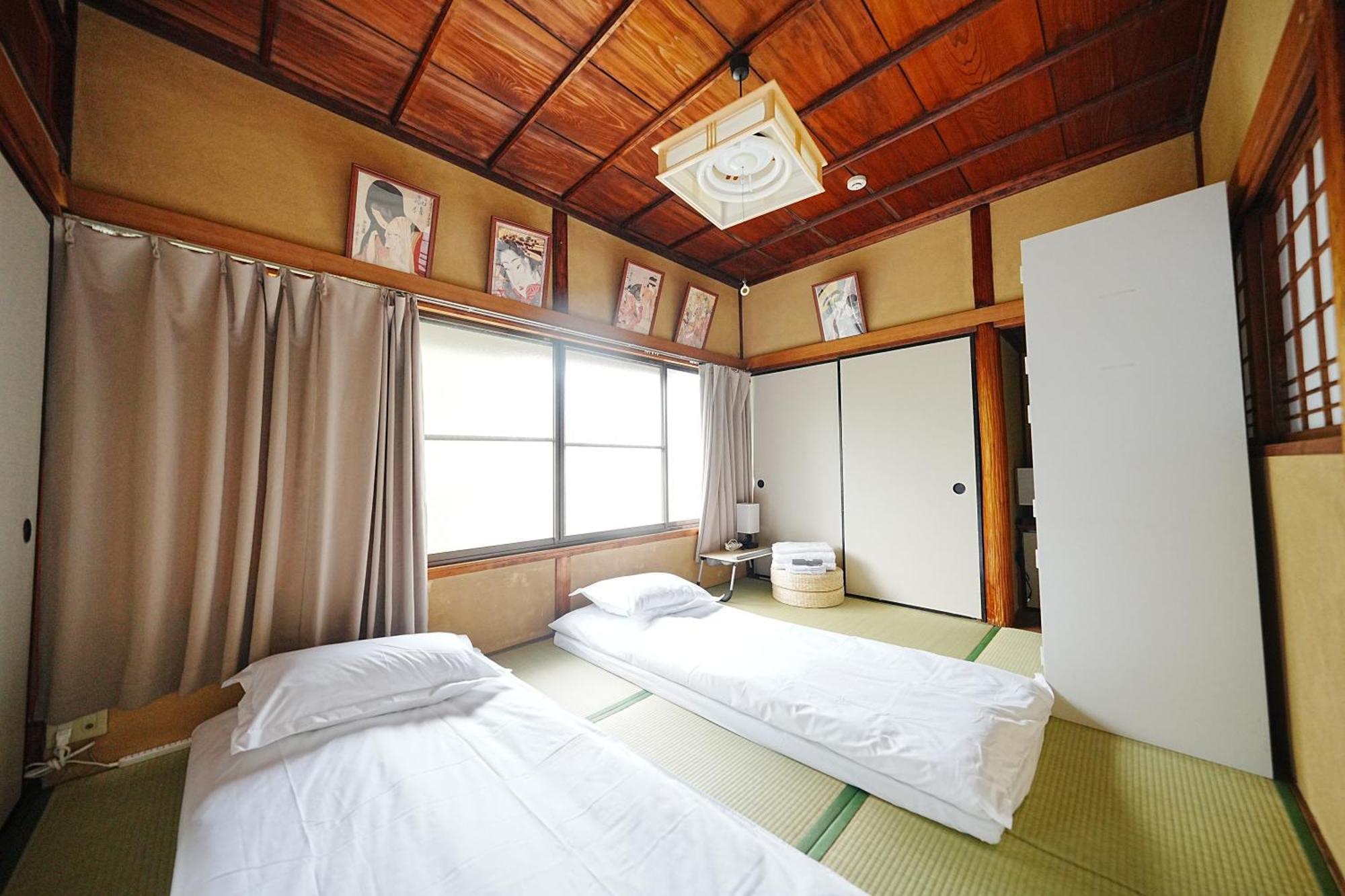 Villa Family Or Business Travel 20 Percent Off丨200 Sqm 丨 14 Min To Shinjuku 丨century-old Japanese Garden 丨3 Parking Spaces丨4 Bedrooms *