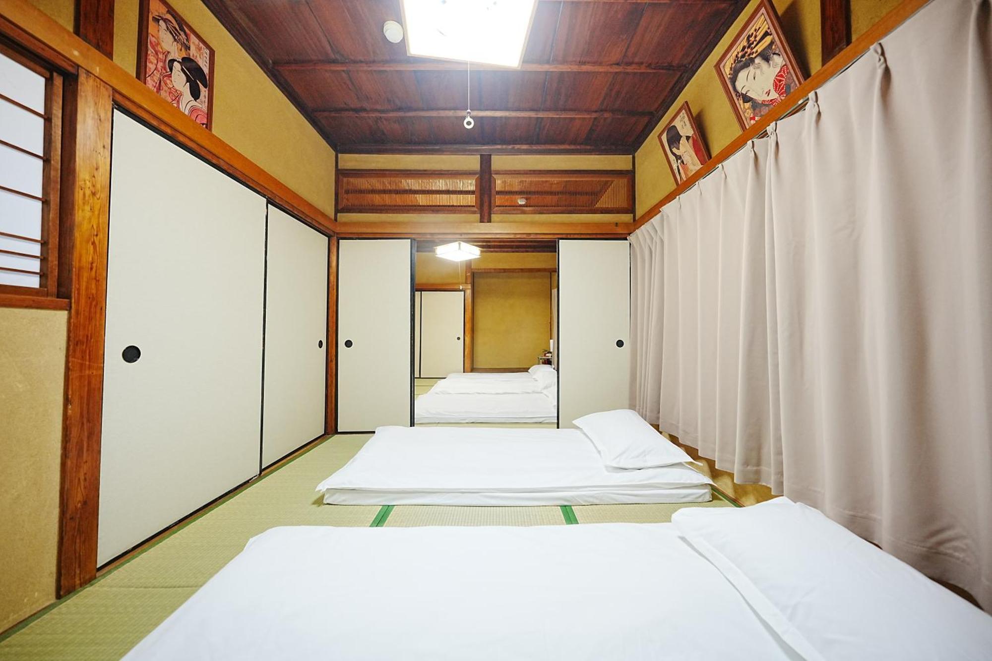 Family Or Business Travel 20 Percent Off丨200 Sqm 丨 14 Min To Shinjuku 丨century-old Japanese Garden 丨3 Parking Spaces丨4 Bedrooms *