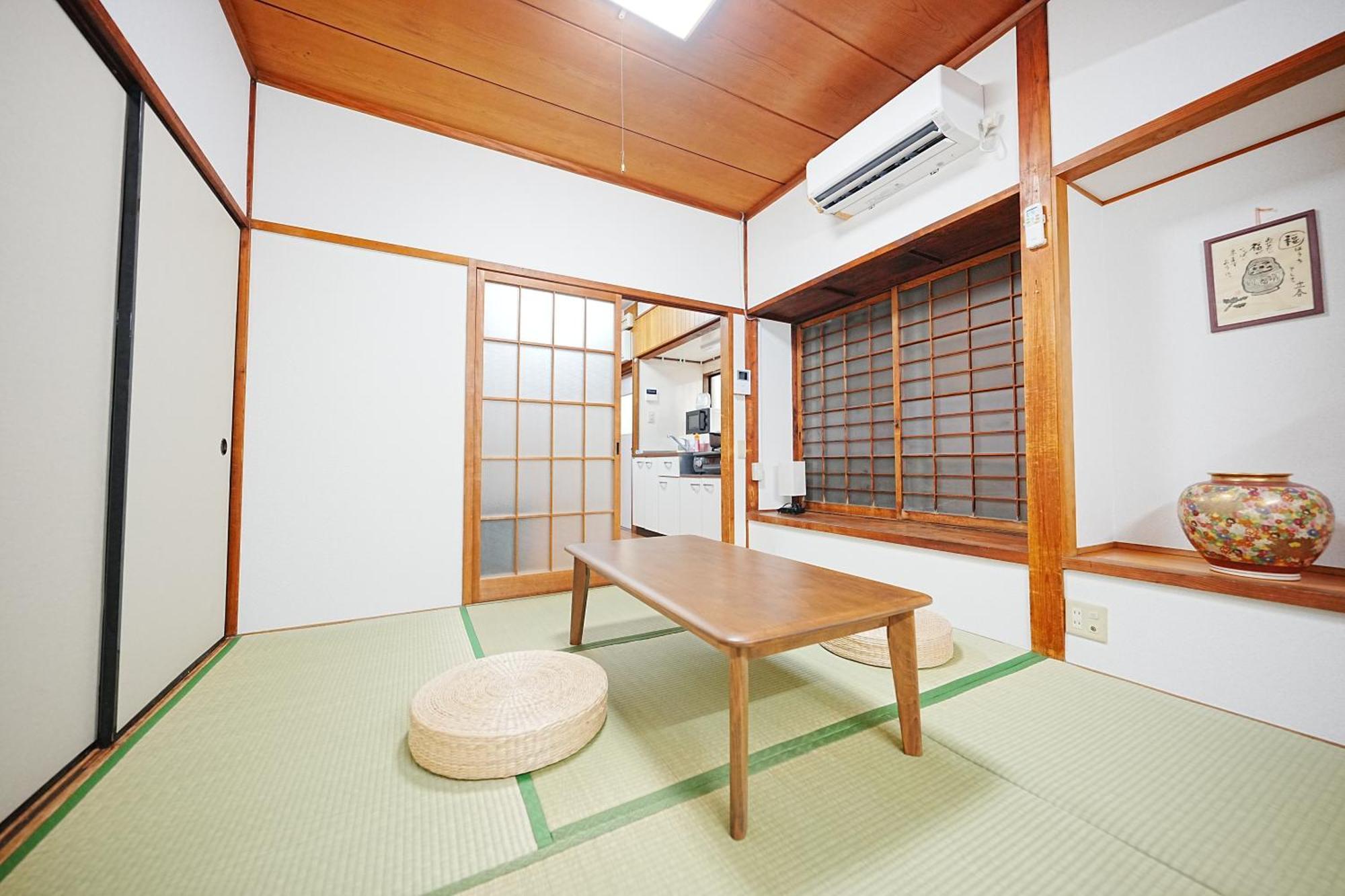 Villa Family Or Business Travel 20 Percent Off丨200 Sqm 丨 14 Min To Shinjuku 丨century-old Japanese Garden 丨3 Parking Spaces丨4 Bedrooms