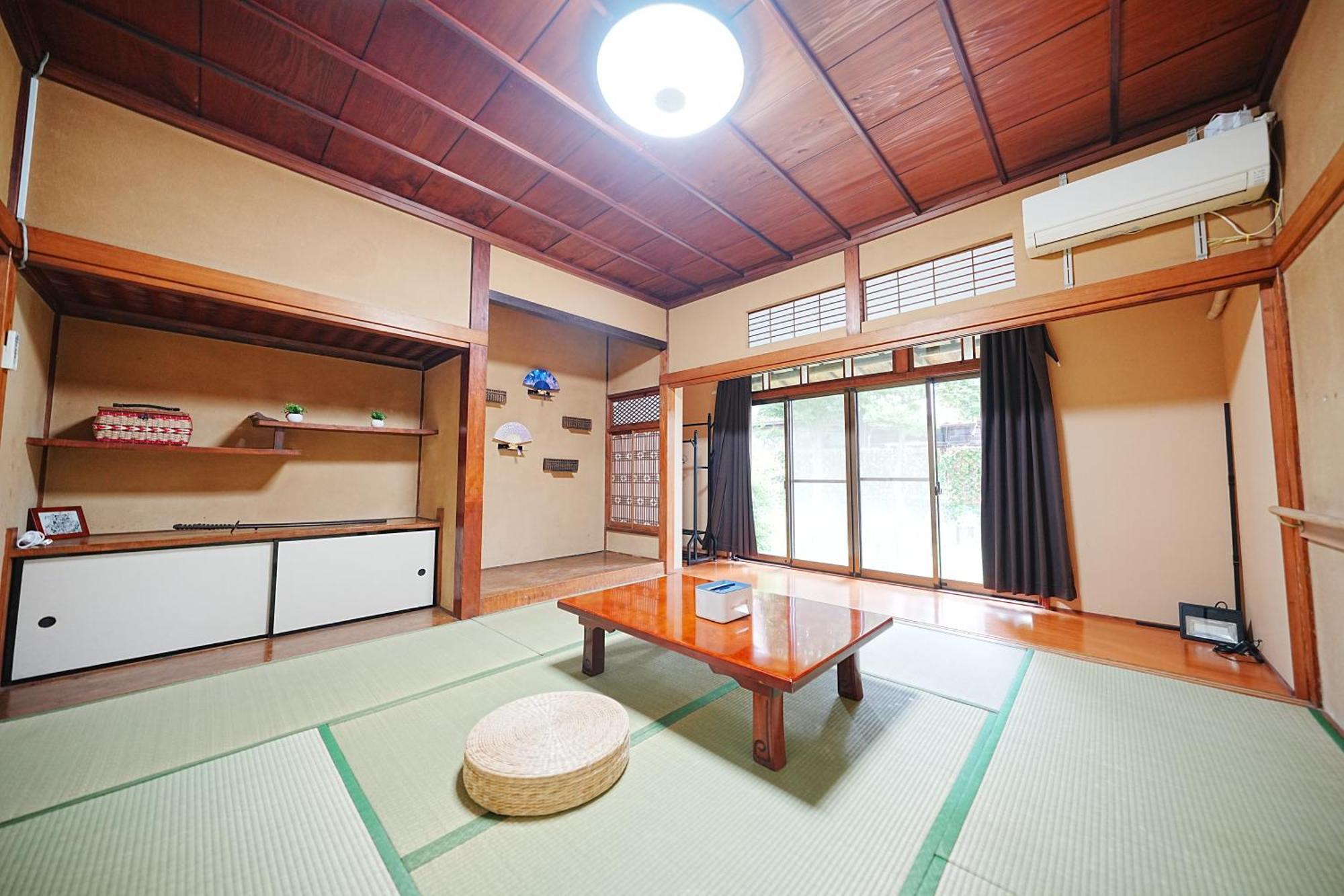 Family Or Business Travel 20 Percent Off丨200 Sqm 丨 14 Min To Shinjuku 丨century-old Japanese Garden 丨3 Parking Spaces丨4 Bedrooms Villa Tokyo