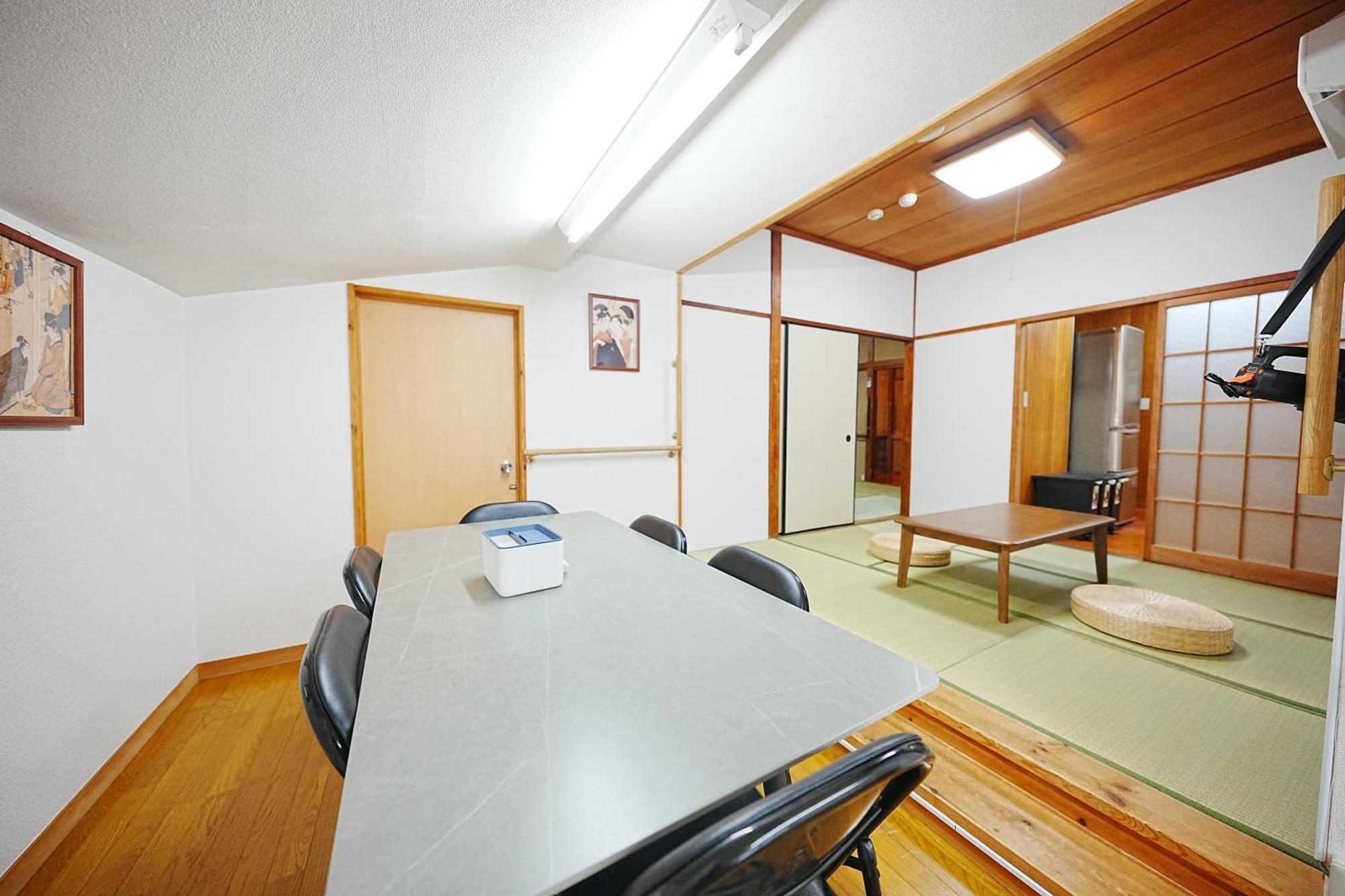 Villa Family Or Business Travel 20 Percent Off丨200 Sqm 丨 14 Min To Shinjuku 丨century-old Japanese Garden 丨3 Parking Spaces丨4 Bedrooms Tokyo